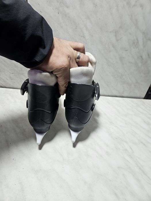 Patine 1513 gheata reglabile marime  29-30-31-32 .