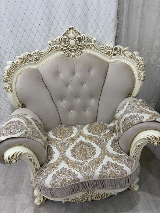 Продам два кресла в отличном состаянии,одно кресло 100000