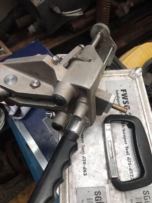 Freza pr Tevi de Plastic