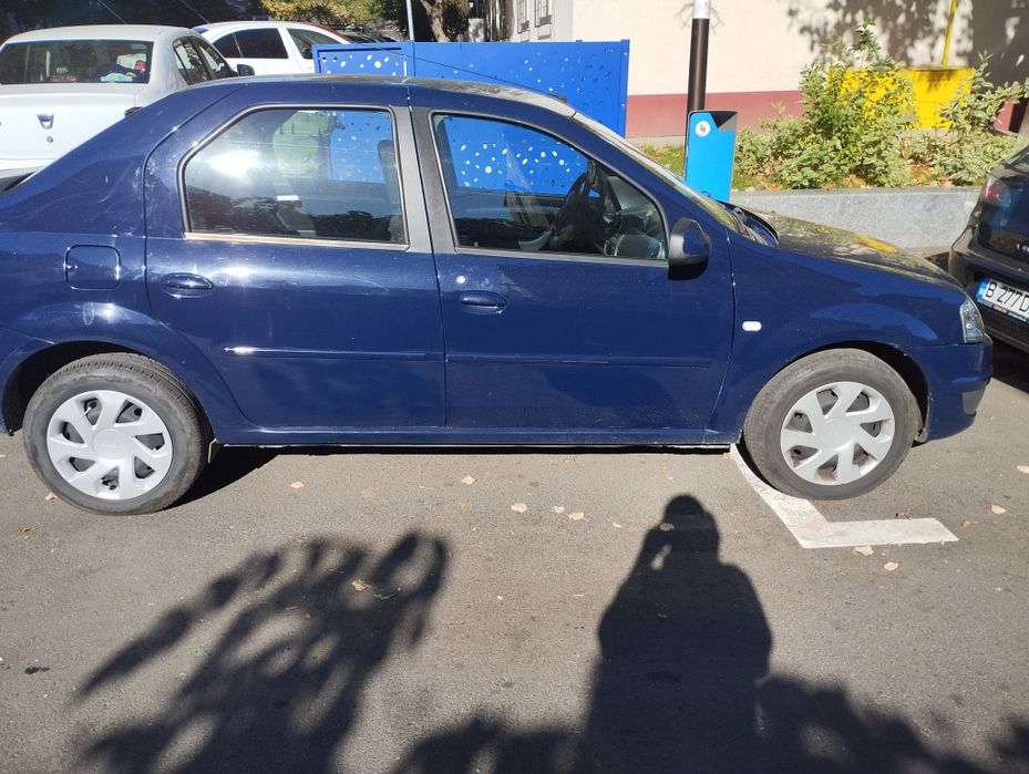 Dacia Logan An 2012 luna a 11