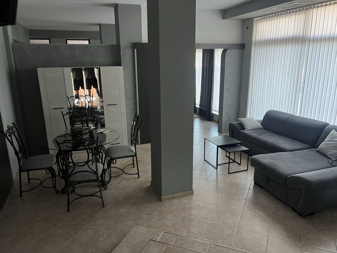 Продава се Двустаен апартамент в София, Студентски град - 130 кв.м за 1224 €/кв.м - Снимка #2