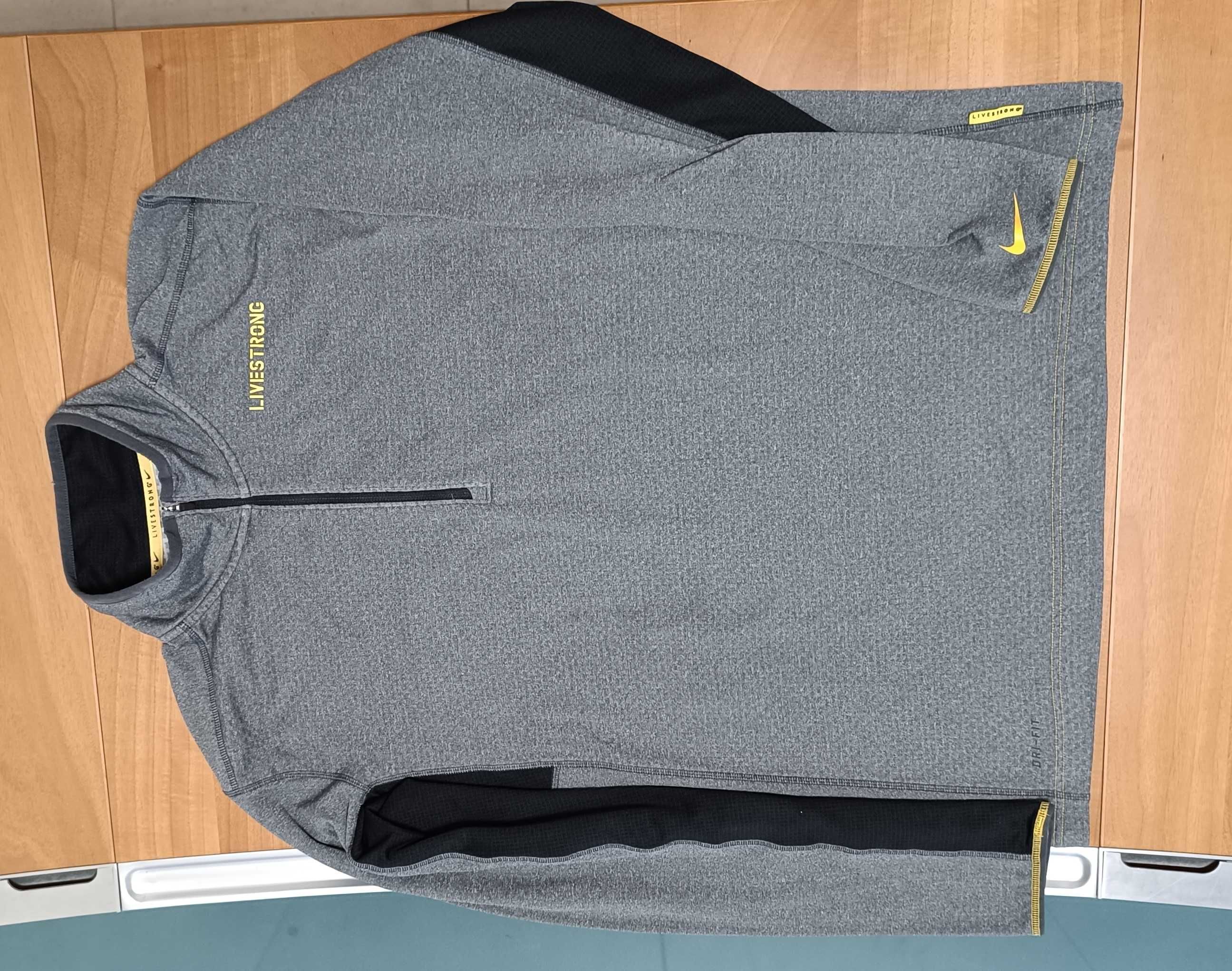 Nike Dri-Fit Livestrong-Много Запазена