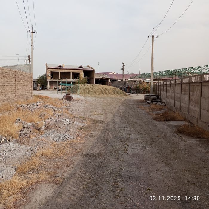 Бука шахриши центррида жой сотилади.