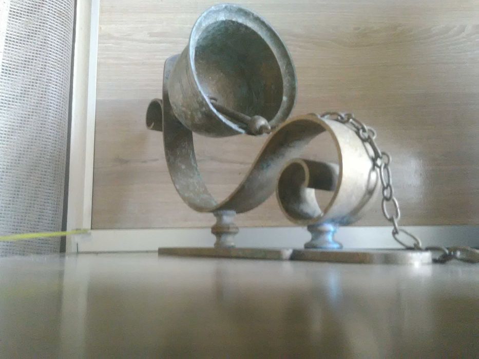 Месингови (бронзови) камбани, стари, масивни колекционерски