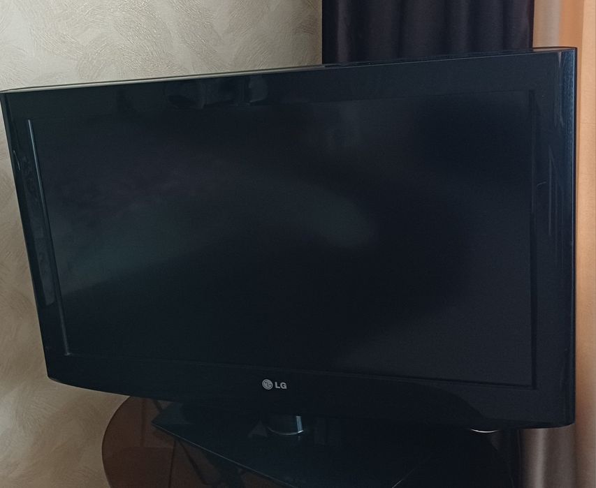 Продам телевизор LG