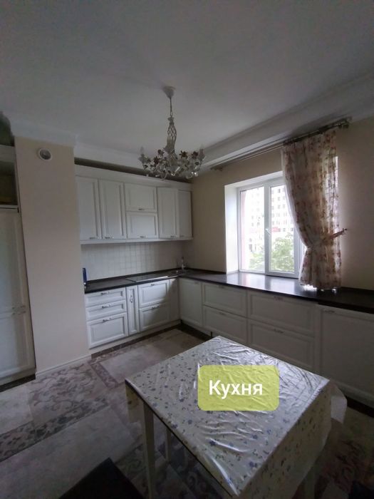 Просторная квартира в Алайском Golden House