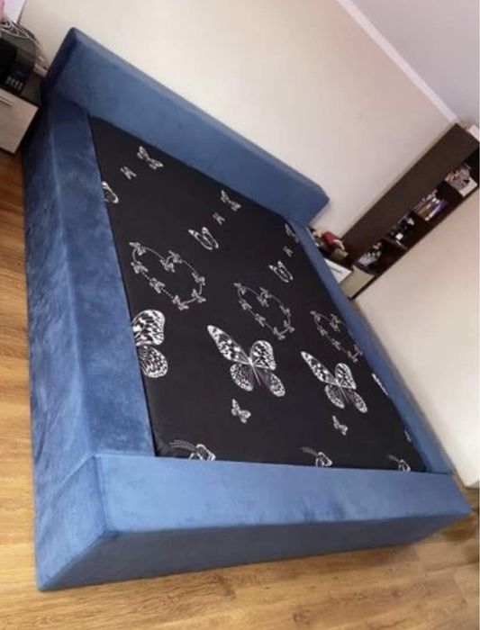 Pat dormitor din catifea (Casa Rusu)