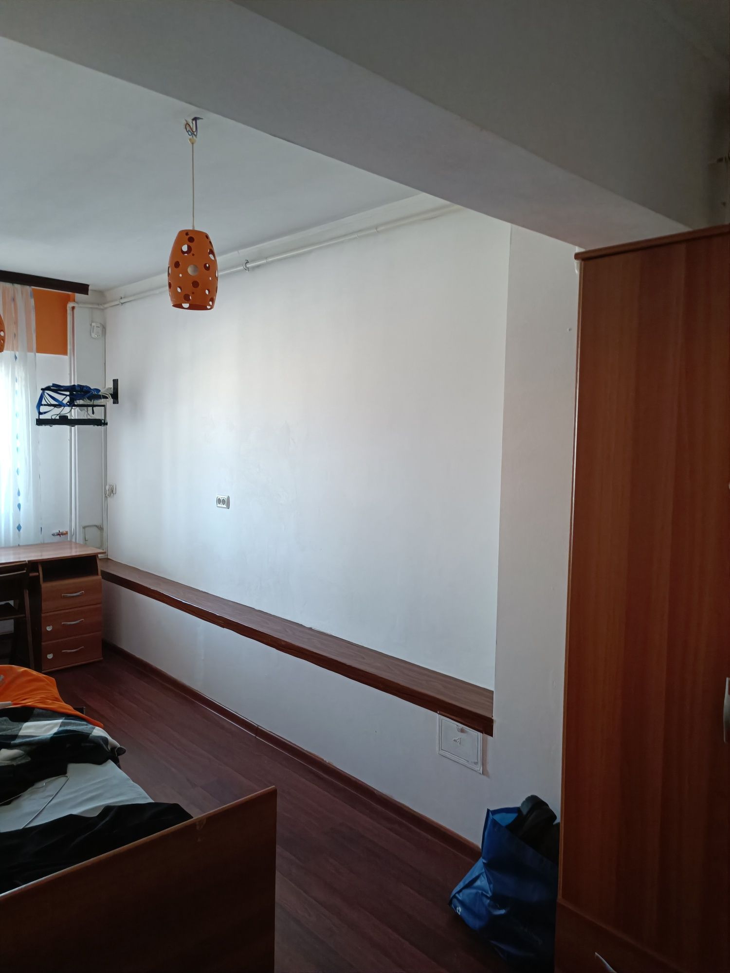 Închiriez apartament 3 camere confort 0