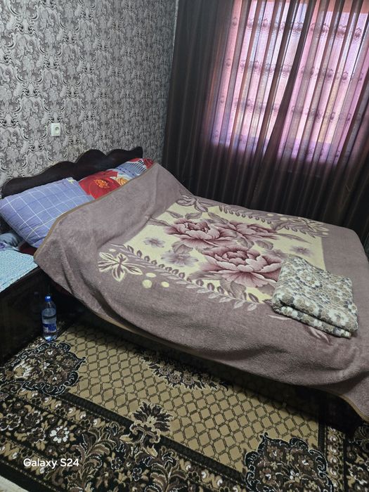 Двуспальная кровать