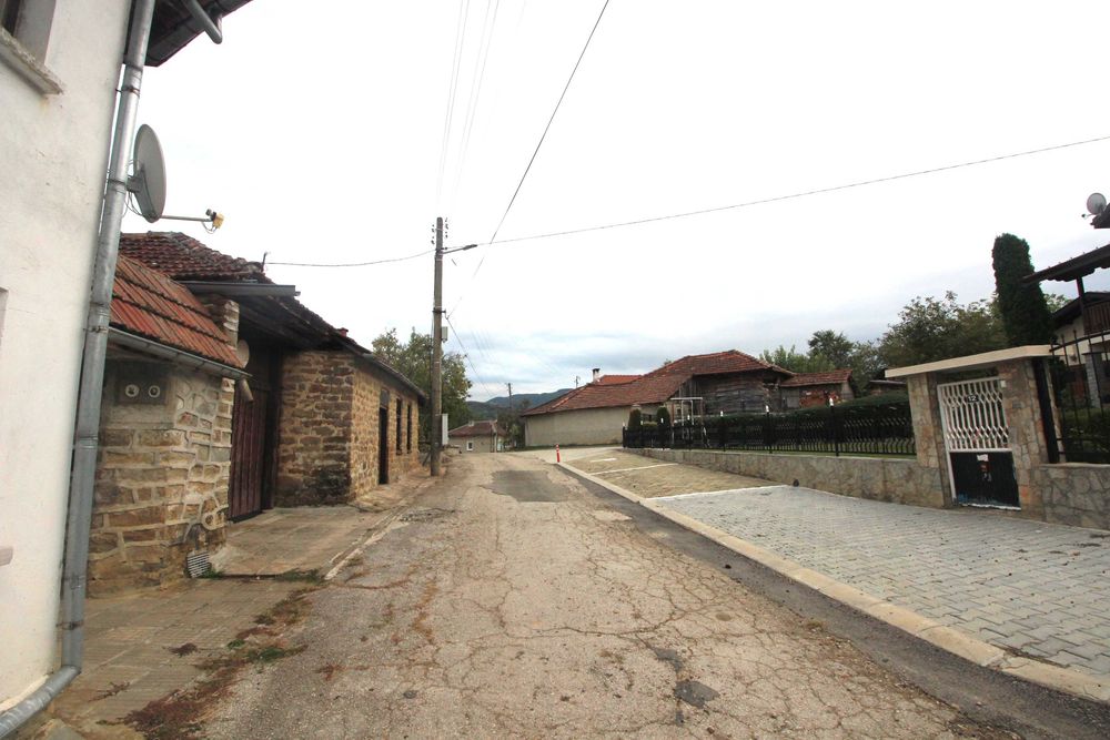 Едноетажна къща  в с. Камещица, общ. Габрово