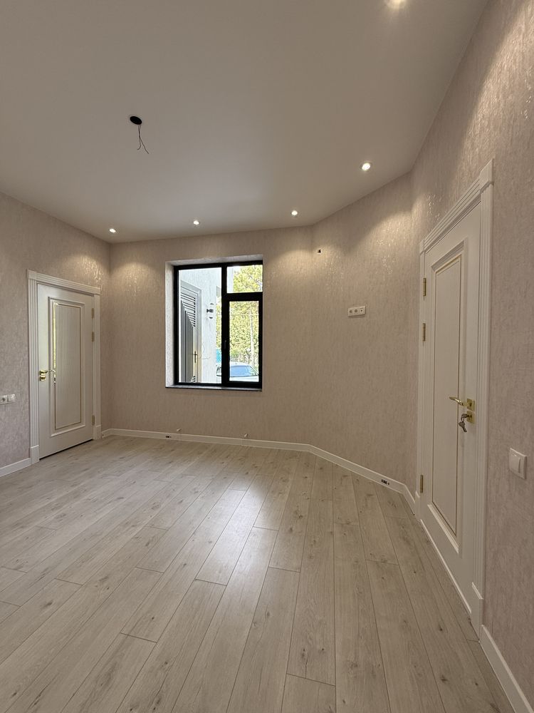 5 хонали TOWN HOUSE сотилади! Сергили Метро 1-бекат