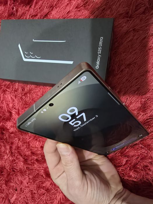 -Samsung S25 Ultra, Nou, 256Gb, 12Ram, Bat: 100%, 30 cicluri incarcare
