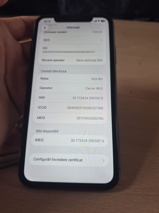 Vand iphone 11 simplu