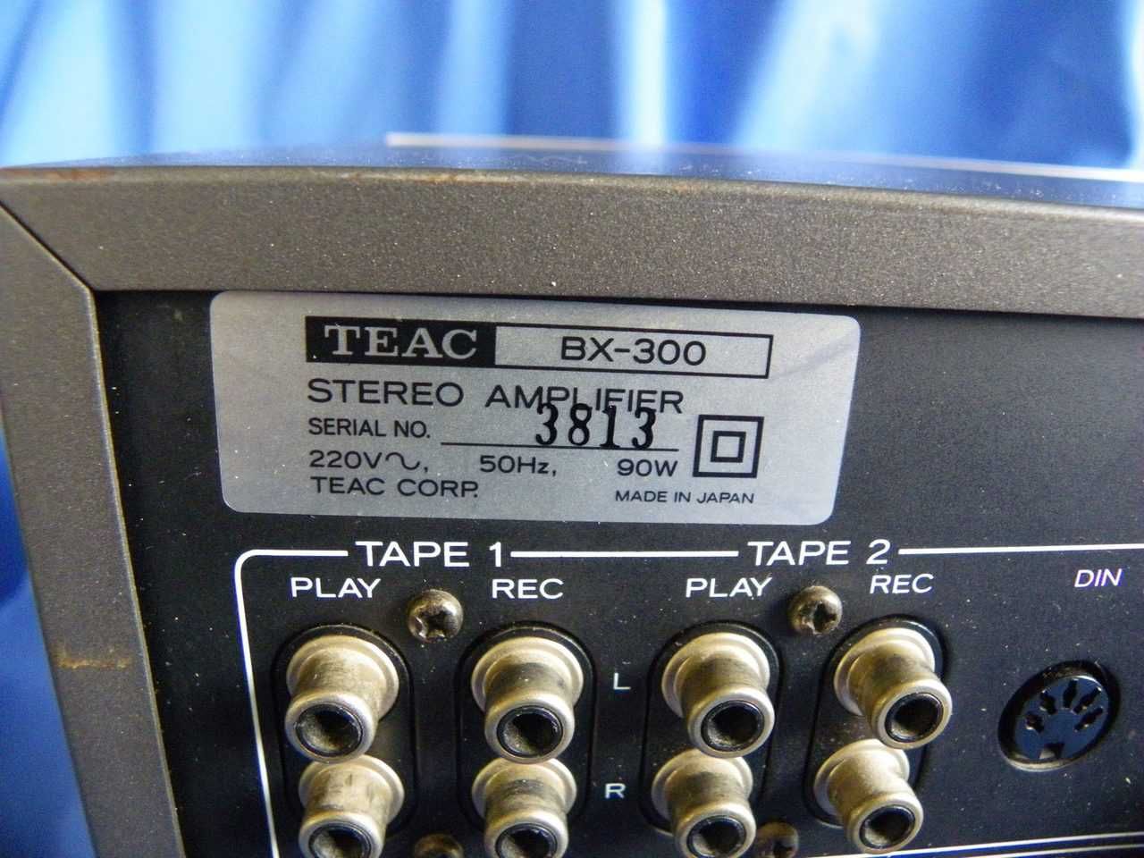 Стерео усилвател TEAK BX-300