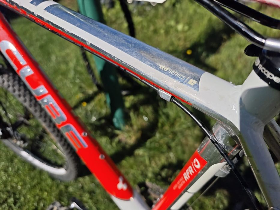 Vând bicicleta team cube Ltd series
