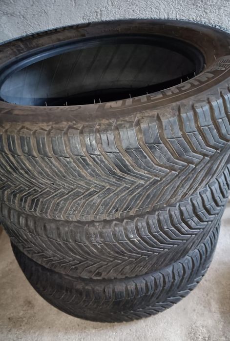 Vând 2 anvelope allseasson Michelin Crissclimate 215/60/17