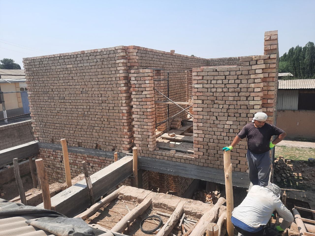 Том епамиз курулиш ишларини киламиз шлага блог, гишт теришГазаблог тер