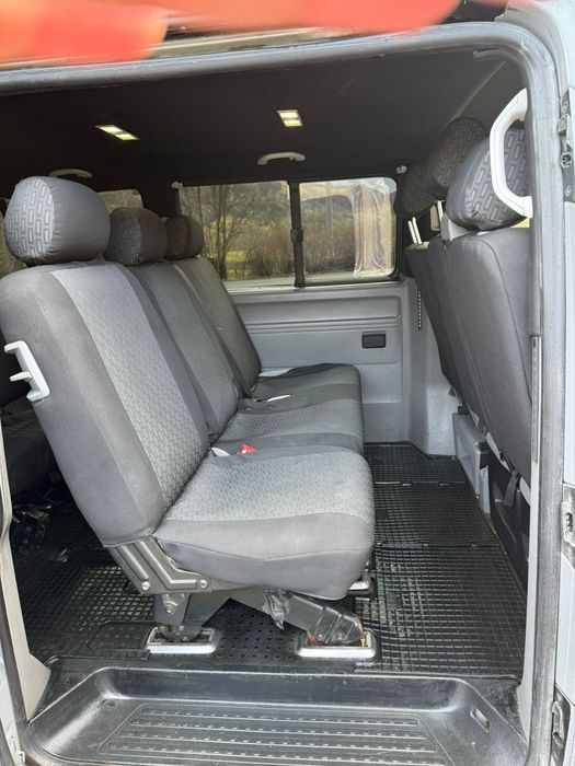 Volkswagen T5 Transporter ~ 2007 ~ Pasul Lung ~ 8+1 Locuri ~ 2.5 TDI