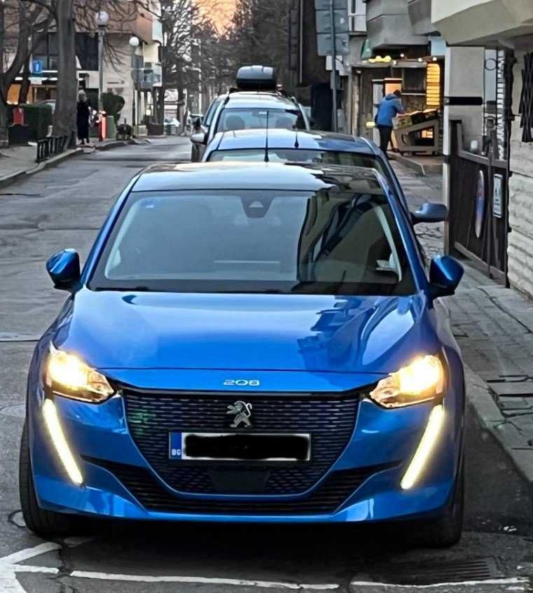 Електрически автомобил PEUGEOT E-308