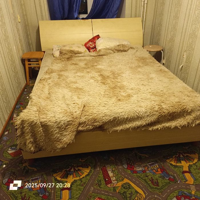Кровать двуспальная и диваны раскладные