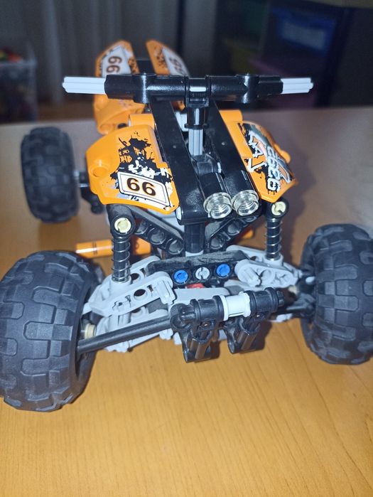 Vând lego setul 9392