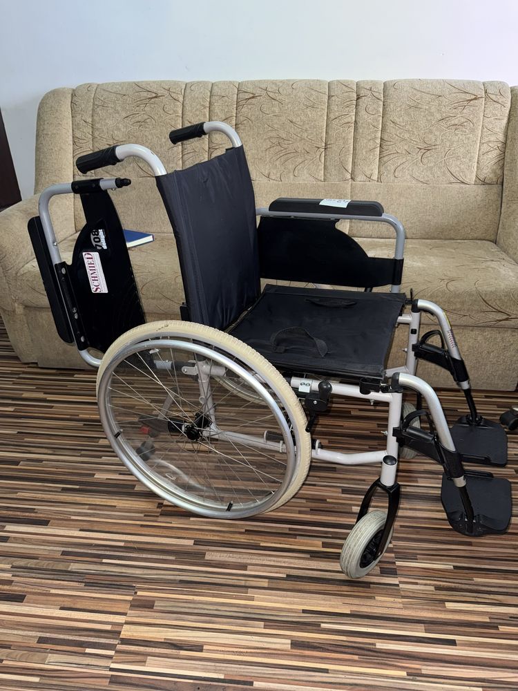 Scaun deplasare batrani dizabilitati handicap 42 cm (ca nou)