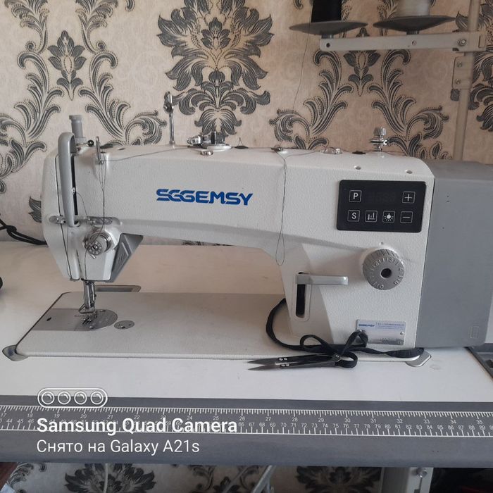 Швейная машинка .