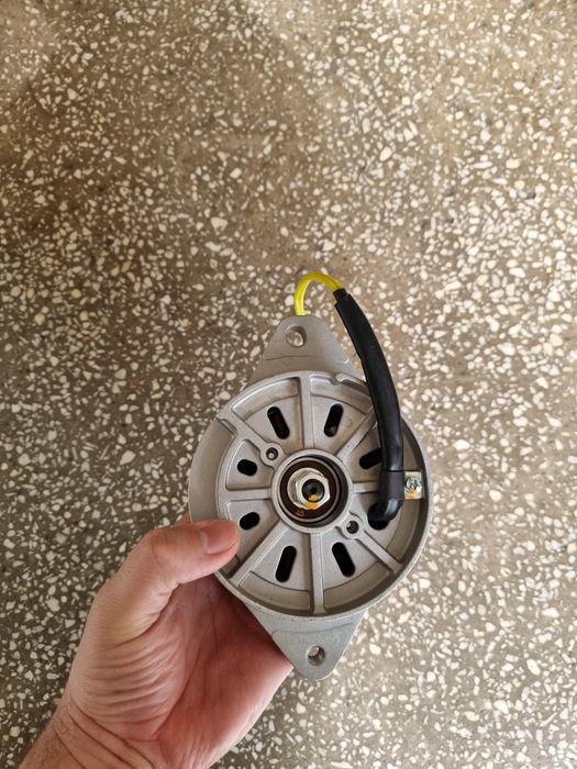 Alternator Yanmar F17 F18 F20 F22 F24 F32 F46 F195 FX26 FX28 FX32 FX42