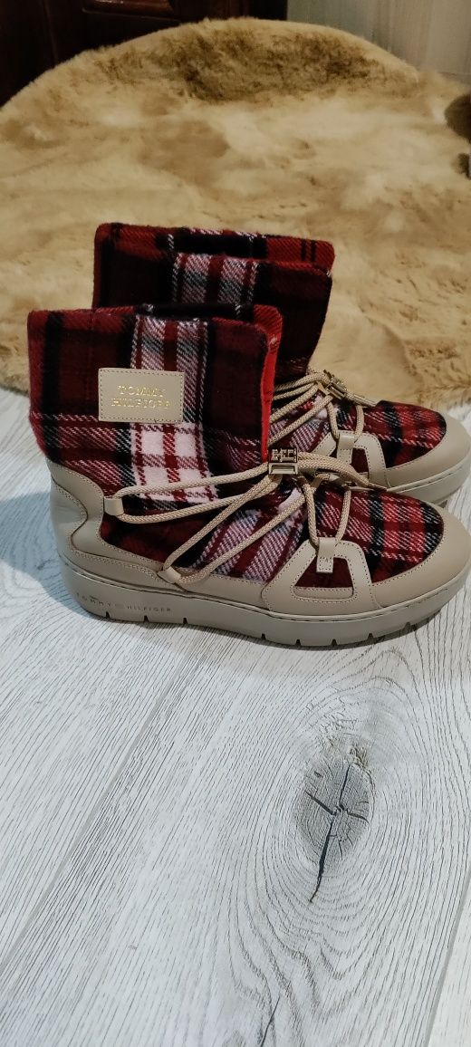 Ghete dama Tommy Hilfiger măsura 39 noi, fara eticheta