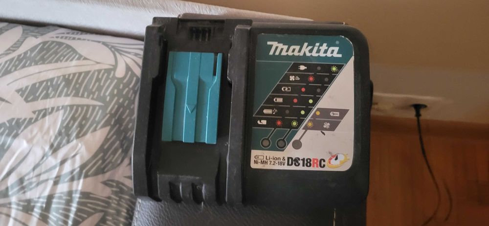 Makita Incarcator DC18RC S  fuctional