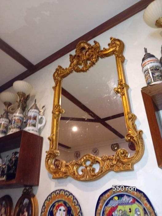 Oglinzi vechi din lemn și rasina