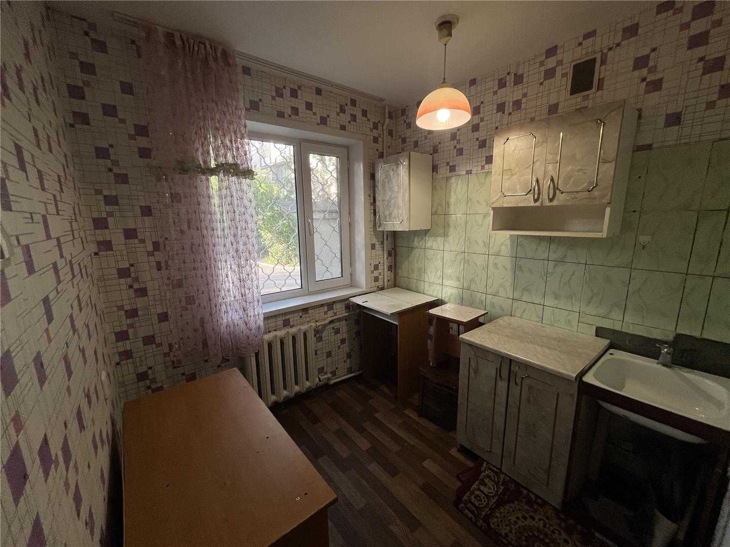 Продам 2-х комнатную квартиру на 4 микрорайоне