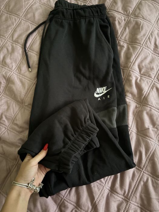 Анцуг Nike- С/М размер
