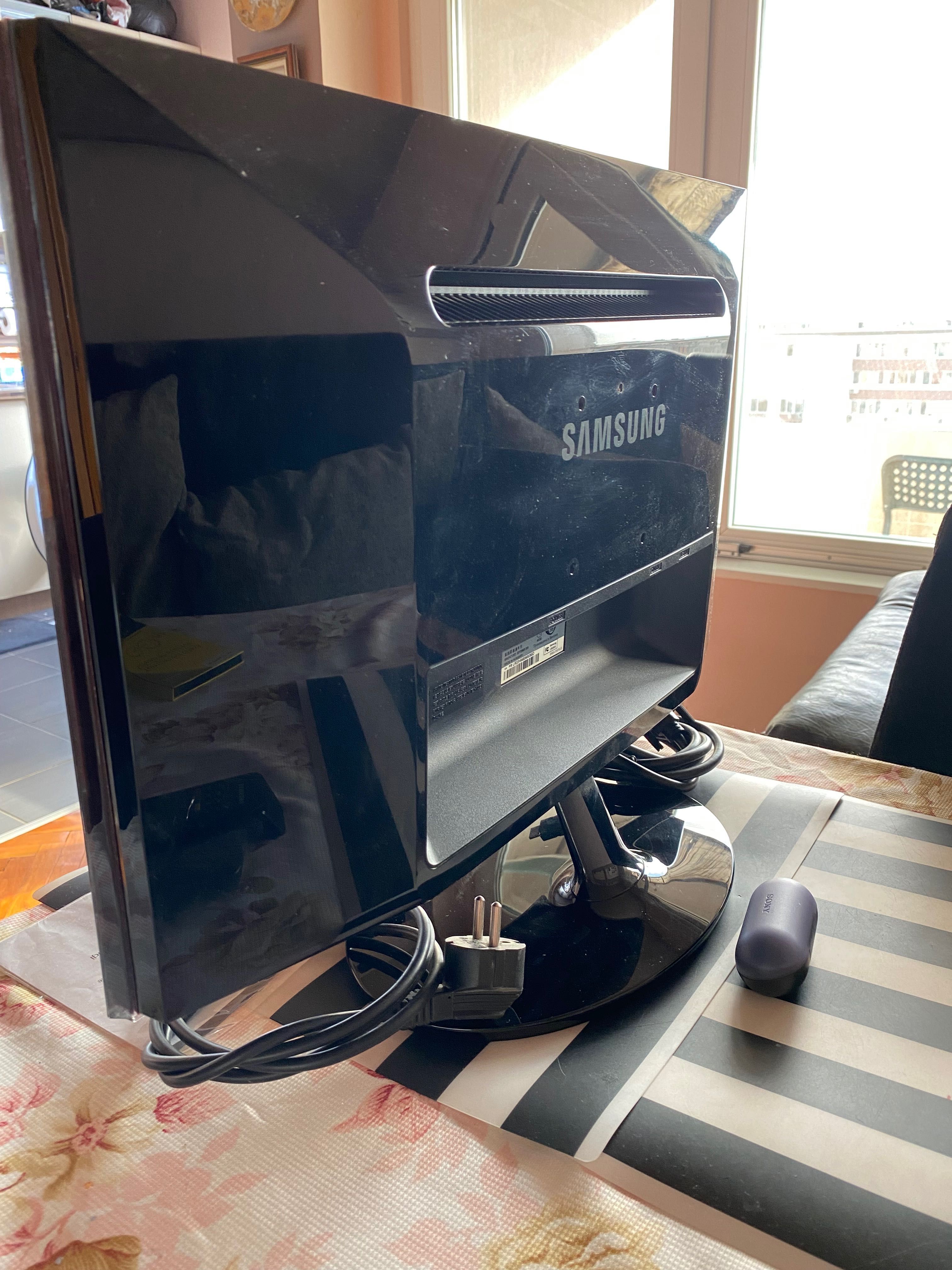 Монитор LCD SAMSUNG P2250 21.5''