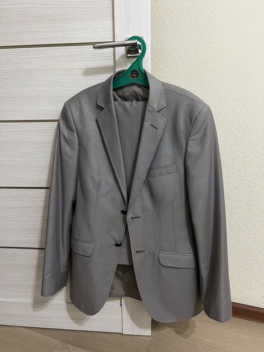 Продается костюм двойка