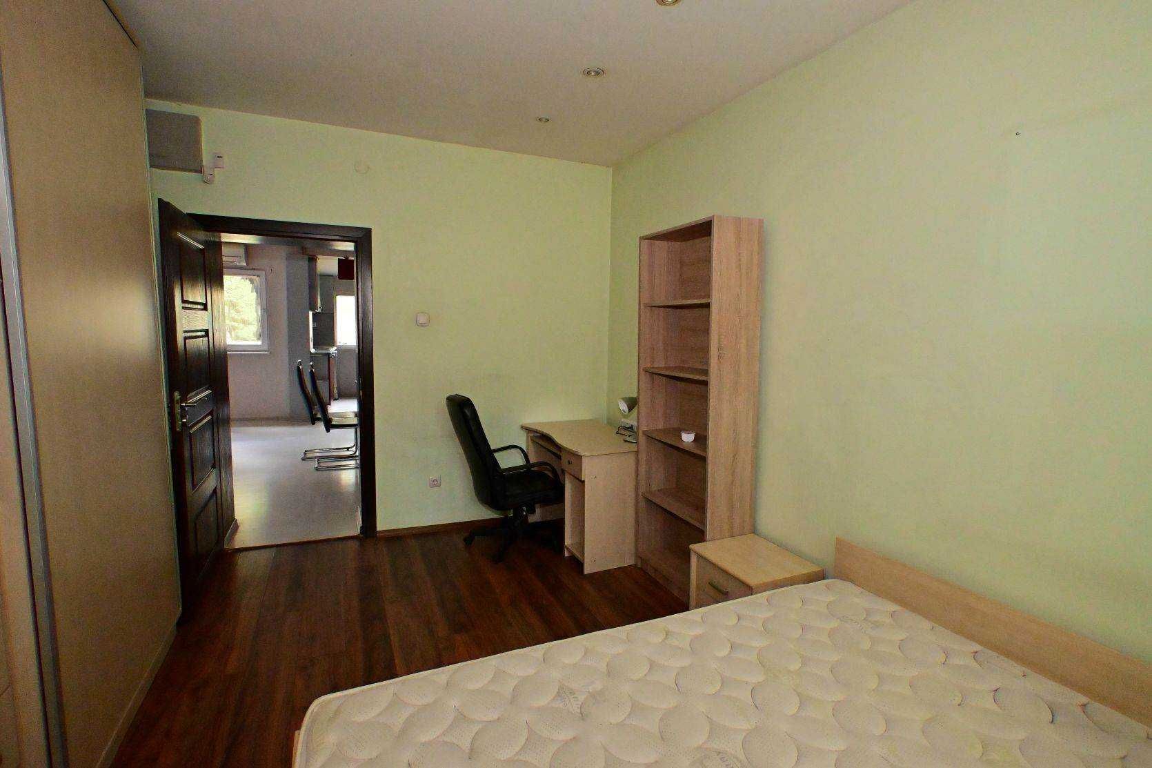 Продава двустаен обзаведен апартамент в гр. Перник, кв. Твърди ливади