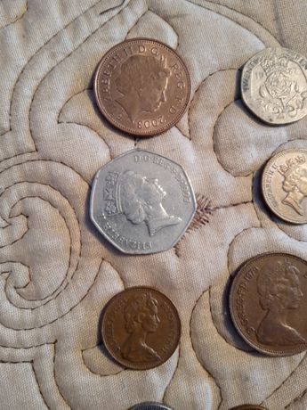 Monezi vechi englezesti stare foarte buna ...monezile se găsesc rar...