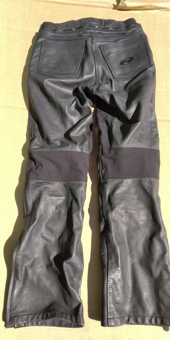 Дамско яке и панталон