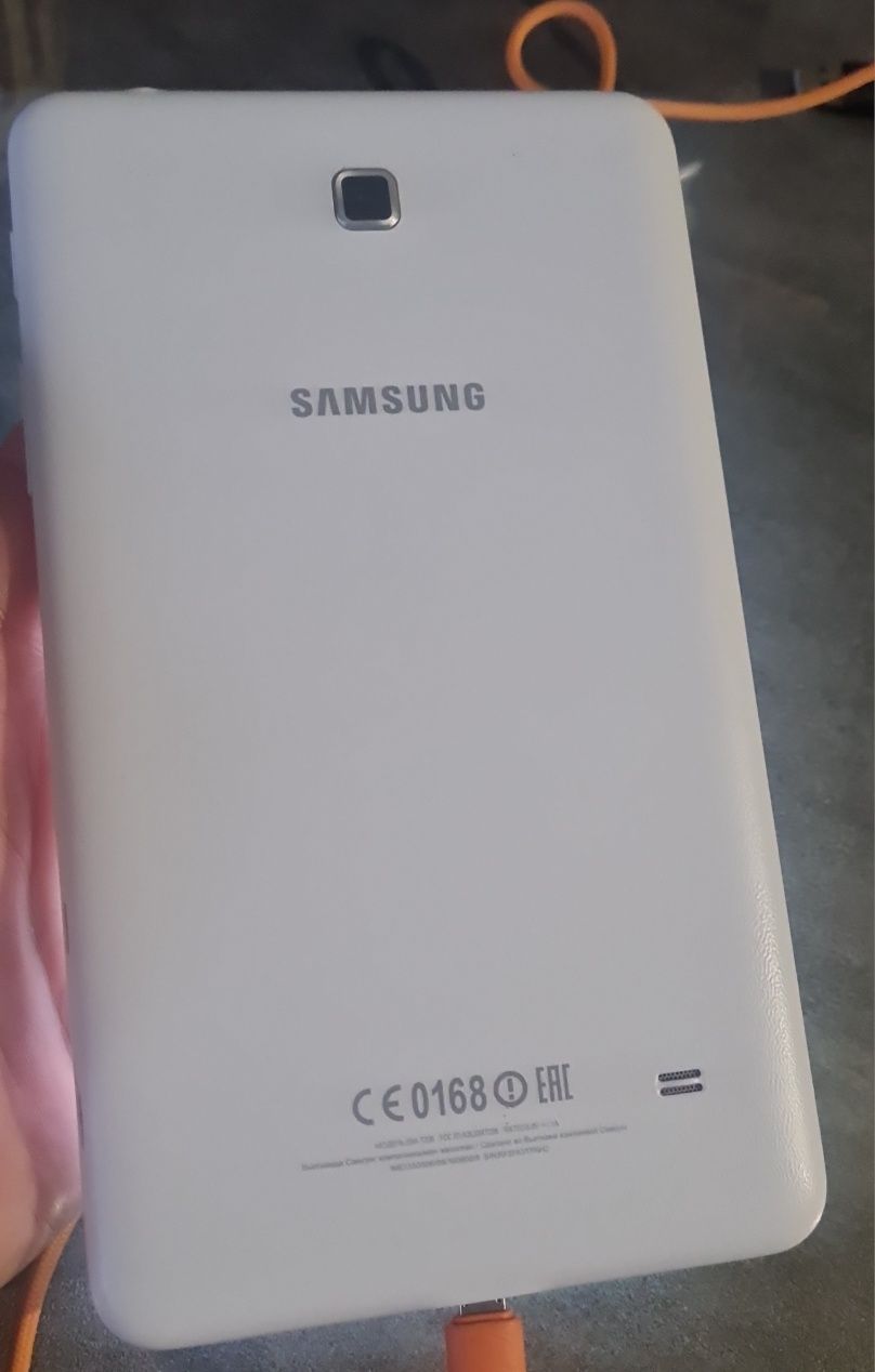 Планшет Samsung SM-T235