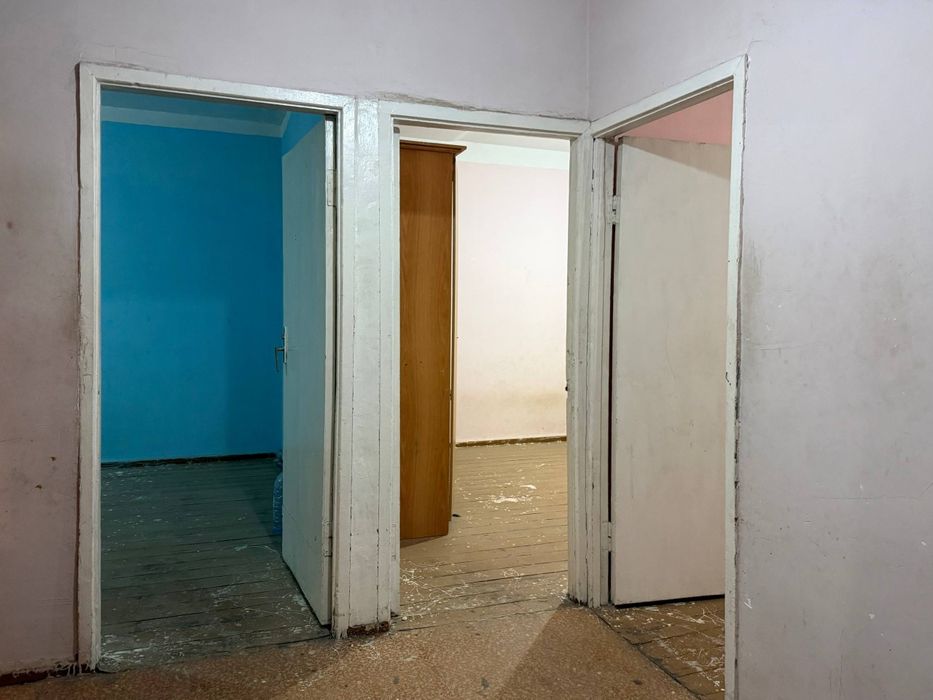 3/5/5,метро Алмас,Ахангаранское Шоссе , можно под Ипотеку 
Метро Алмас