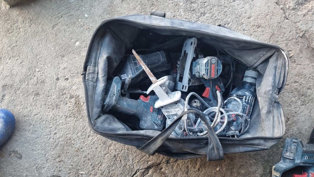 Голям комплект BOSCH PROFESSIONAL (12V + 18V), батерии, зарядни