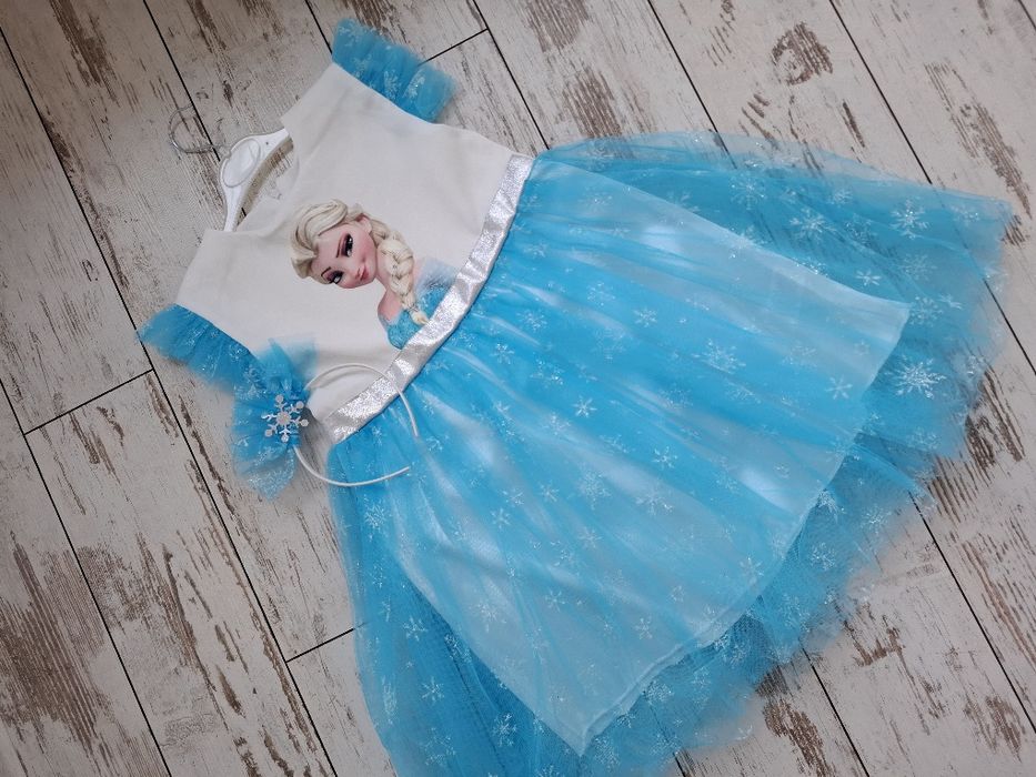 Рокля Елза и Анна