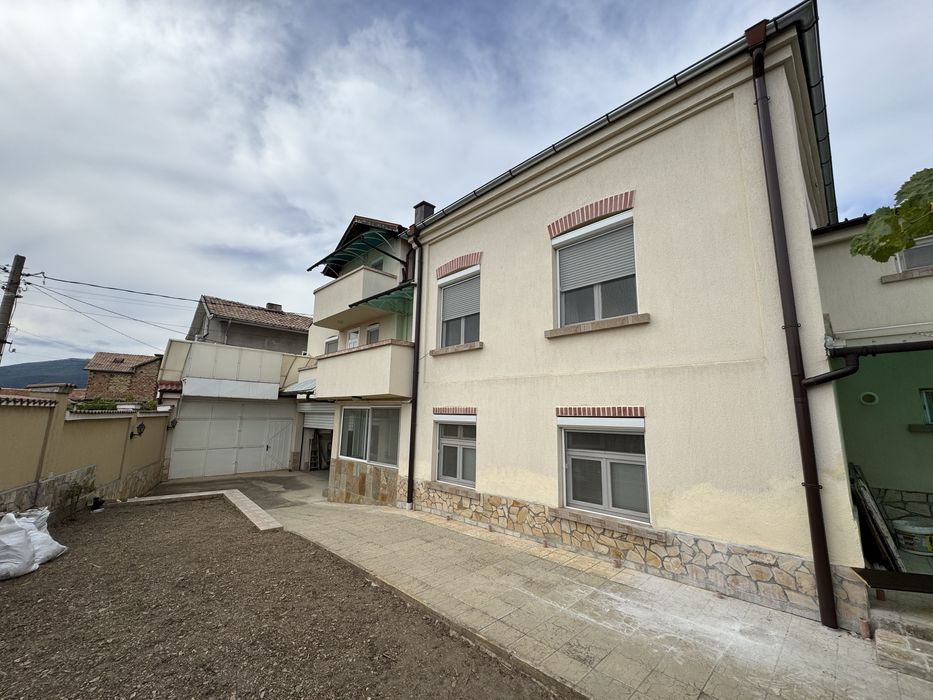 Продава къща в гр. Шипка