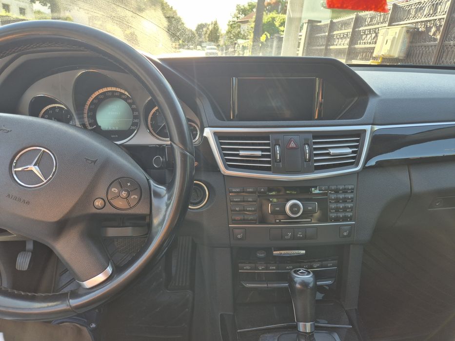 Mercedes E  W212 2011