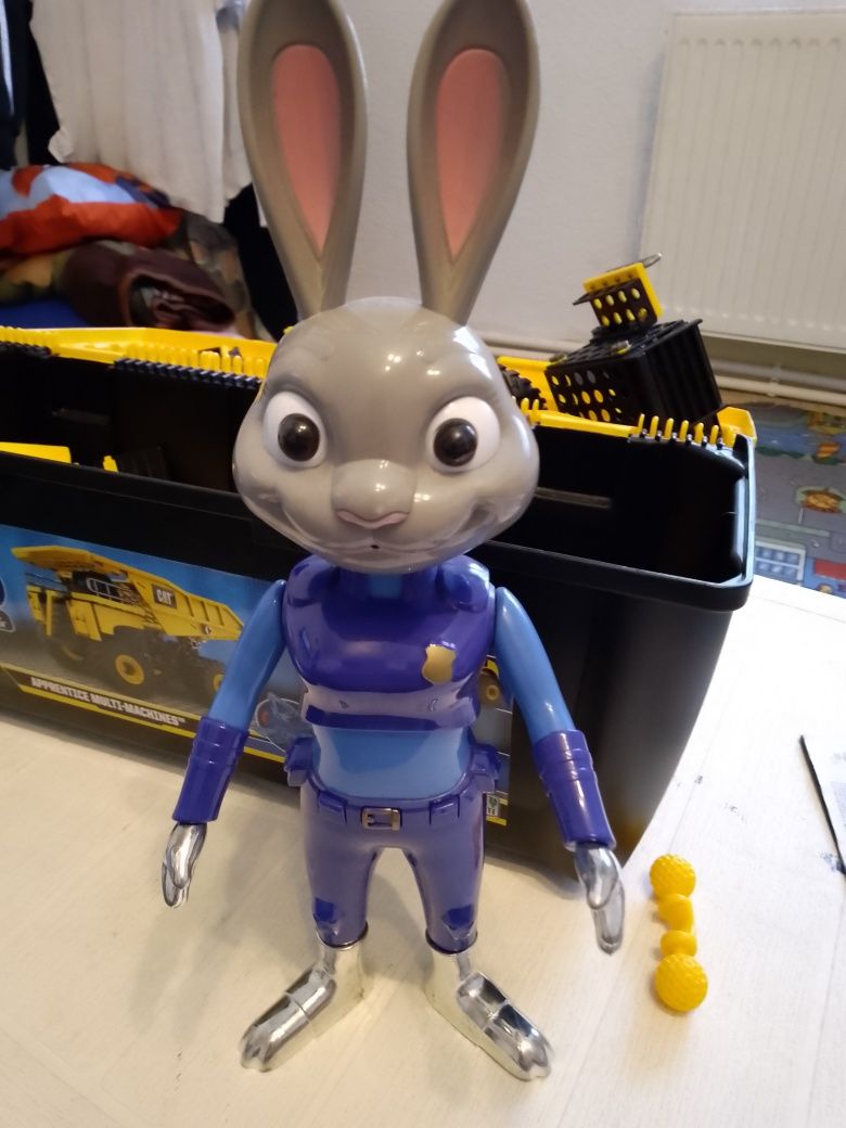 Figurina ofițer judy