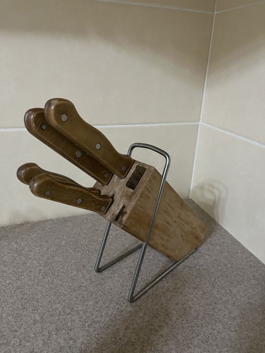 Ножи с деревянной подставкой