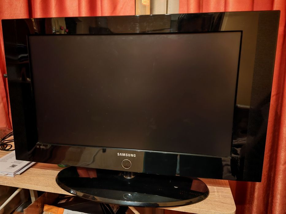 Televizor LCD SAMSUNG 66cm , HD , model LE26A330J1,