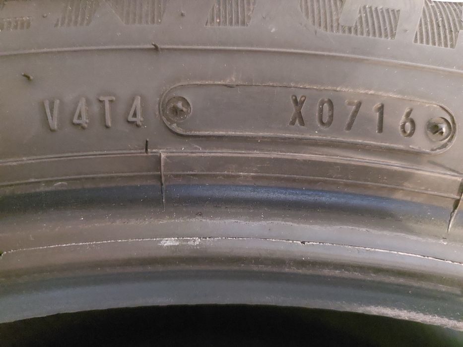 Anvelope vara Gooyear Efficient Grip 225 55 R19 set