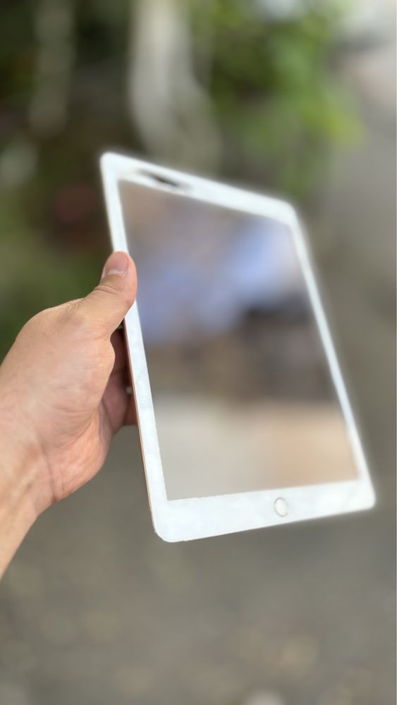 iPad 5th Gen 32GB A1822-Citeste Anuntul cu Atentie-Pret FIX