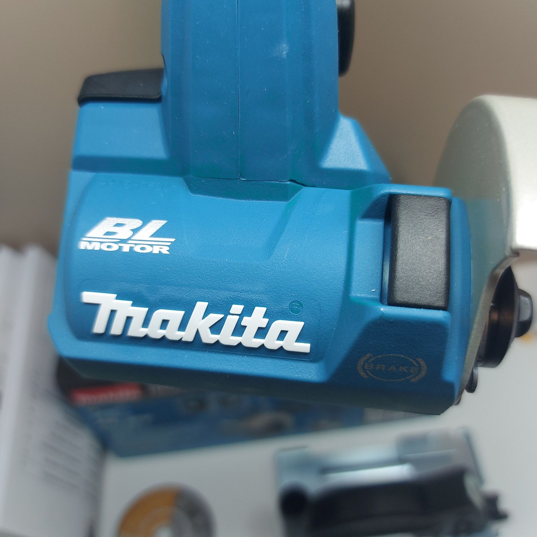 Акумулаторен ъглошлайф Makita DMC300Z 76 mm